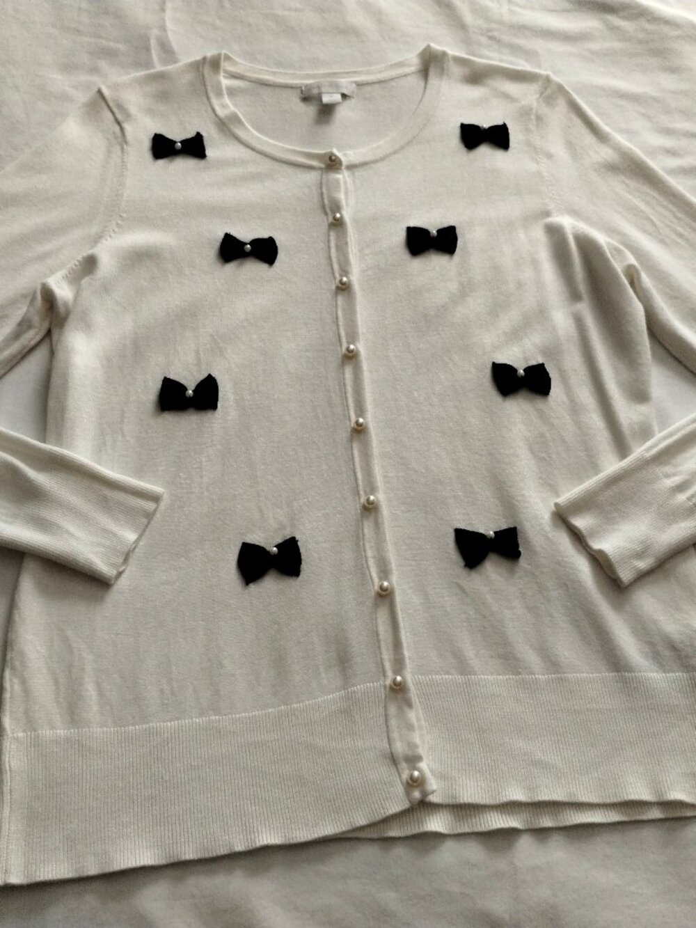 CHARTER CLUB White Long Sleeve BOW & PEARL ACCENT Button Up CARDIGAN Sz XL